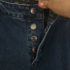 Chic Blue Relaxed Jeans with Distressed Details